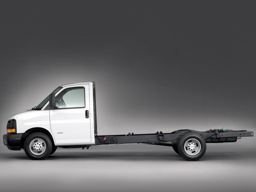  Chevrolet Express 4500 Cutaway 2008 года  (фото 4 из 10)